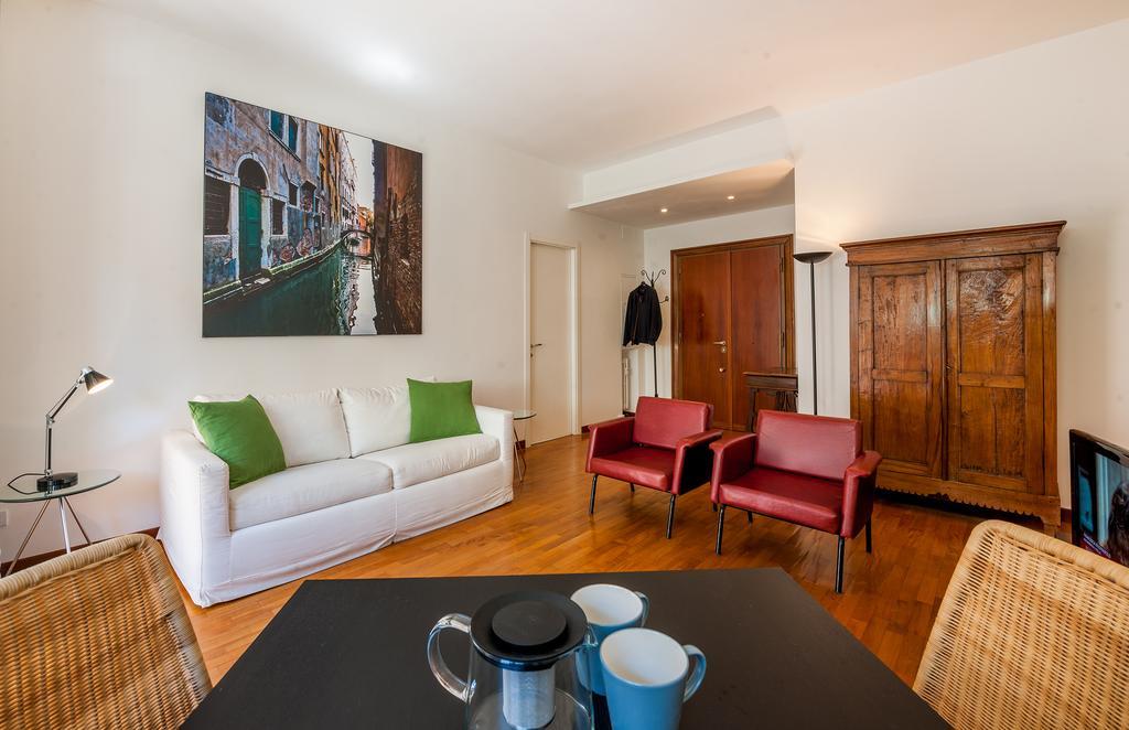 Magenta Collection Fornaci Apartment Rome Room photo